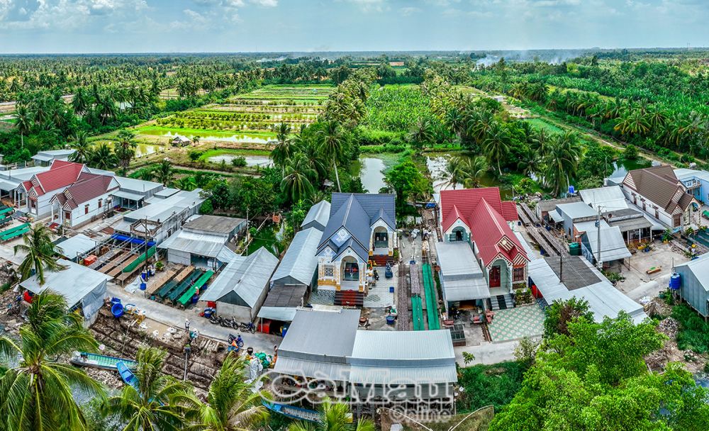 Xóm Khmer ấp Ðá Bạc A, xã Khánh Bình Tây, huyện Trần Văn Thời, đổi thay vượt bậc nhờ phát triển kinh tế từ mô hình làm khô cá bổi.