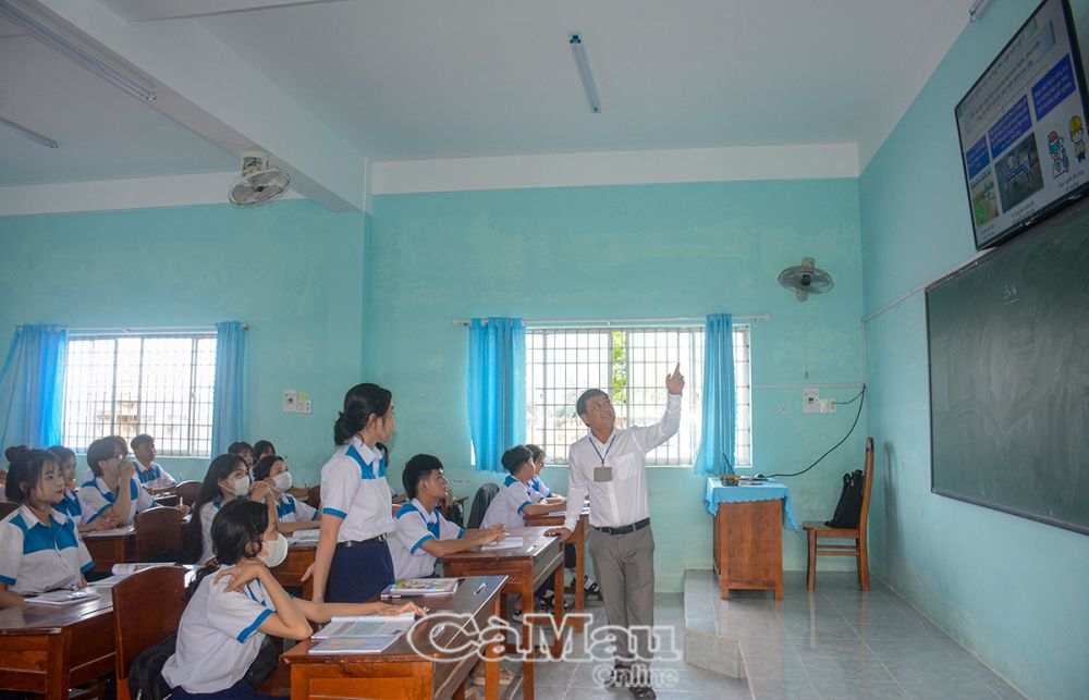 Hiện nay, tất cả phòng học tại Trường THPT Thái Thanh Hoà đều có ti vi để giáo viên có những tiết giảng hấp dẫn, sinh động thông qua việc ứng dụng CNTT.