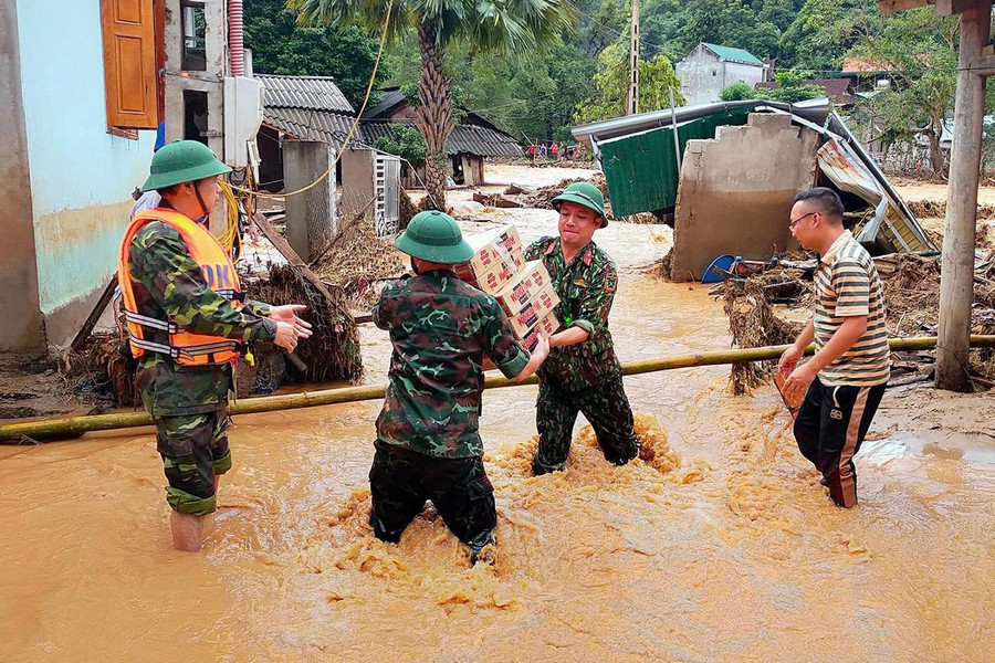 Thủ tướng chỉ đạo khẩn trương cung cấp lương thực, nhu yếu phẩm cho người dân bị ảnh hưởng bởi bão số 3