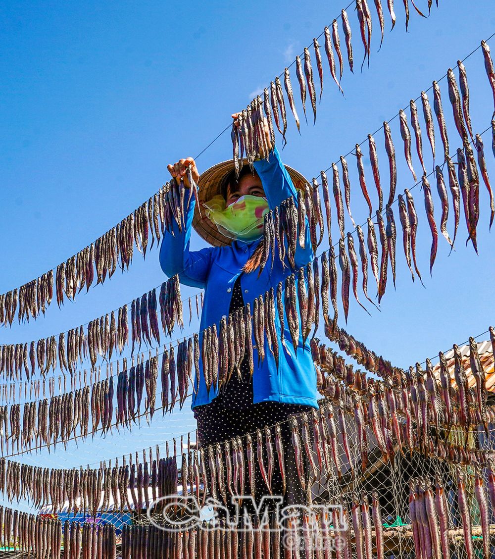 Cá bống kèo làm khô - đặc sản trứ danh vùng ngập lợ Cà Mau.