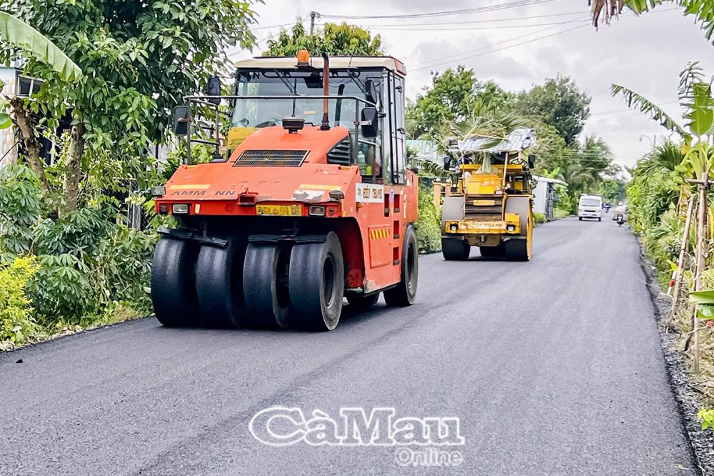 Hạ tầng giao thông trên địa bàn huyện Thới Bình được duy tu, sửa chữa để phục vụ sự kiện.