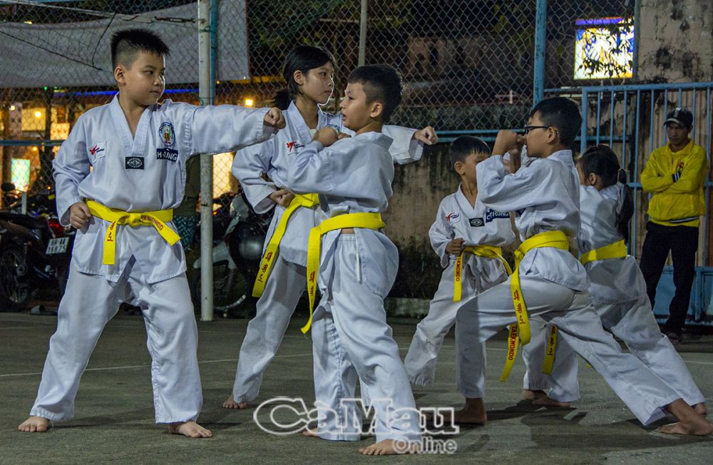 Kỳ thi nâng cấp đai theo định kỳ của CLB Taekwondo Trung tâm huấn luyện diễn ra cuối tháng 8 vừa qua.