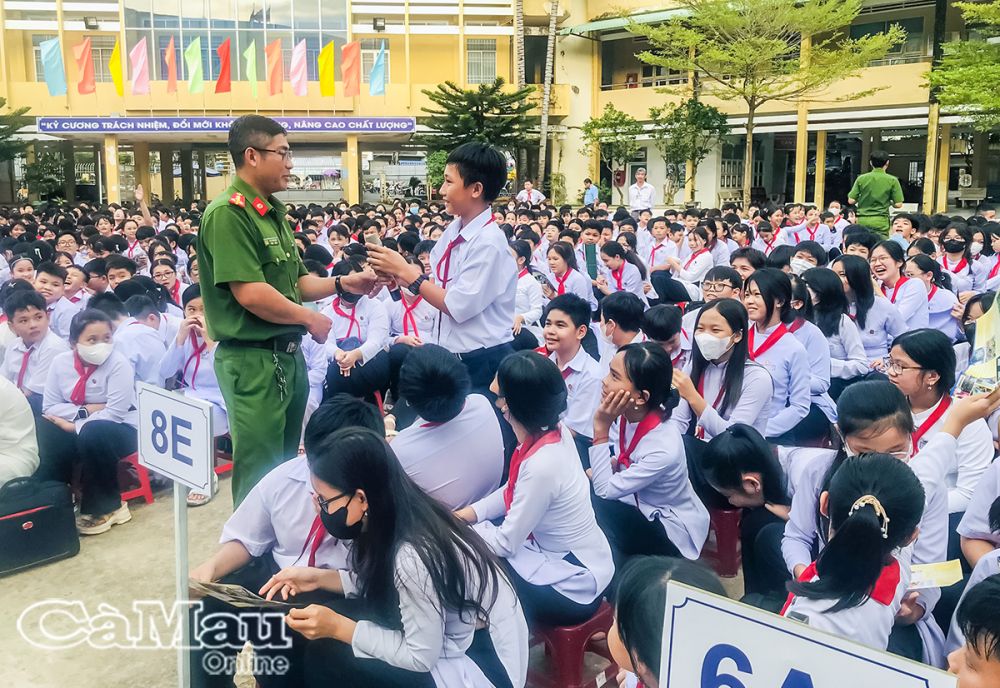 Trong các buổi tuyên truyền về phòng, chống ma tuý tại trường học, các em học sinh được giao lưu hỏi đáp về tác hại của ma tuý.