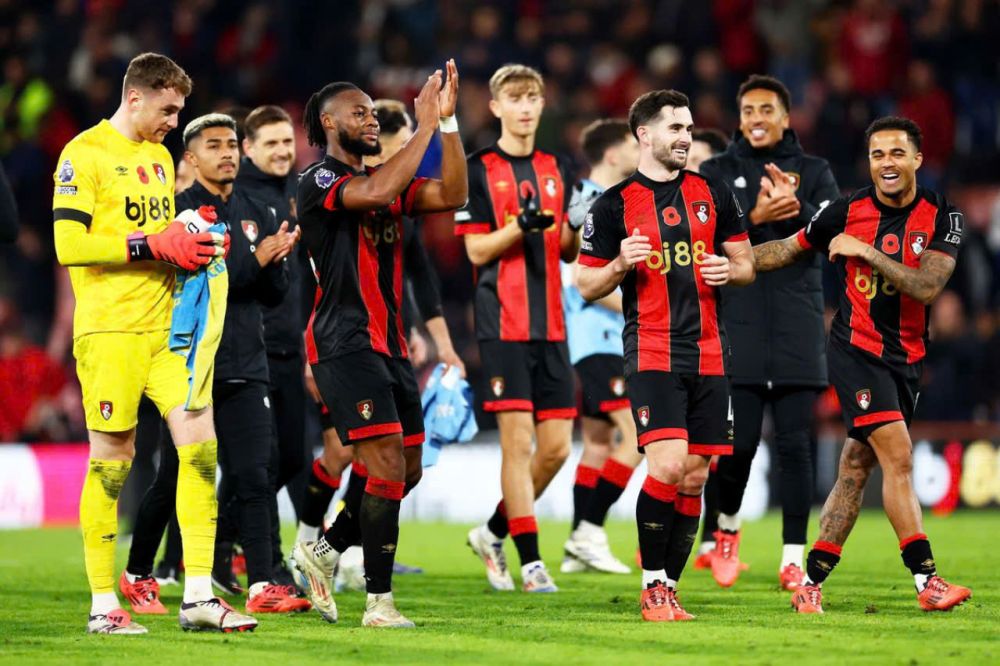 Bournemouth tạo nên cú sốc cực lớn khi đánh bại nhà đương kim vô địch Man City.