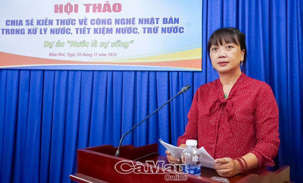 Bà Nguyễn Thị Ngọc Thuý, Phó chủ tịch Hội LHPN tỉnh, phát biểu tại hội thảo.