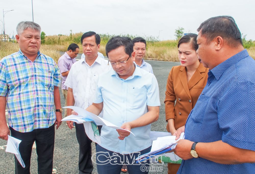 3/ Đoàn khảo sát khu kinh tế Năm Căn