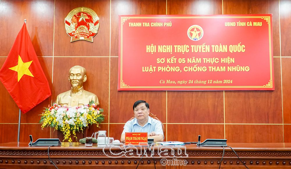 Phó bí thư Tỉnh uỷ, Chủ tịch UBND tỉnh Cà Mau Phạm Thành Ngại chủ trì tham dự Hội nghị tại điểm cầu Cà Mau.