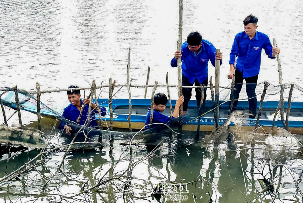 Tuổi trẻ huyện Thới Bình tiếp tục đẩy mạnh các phong trào, chương trình hành động, tích cực tham gia thực hiện các mục tiêu phát triển kinh tế - xã hội.