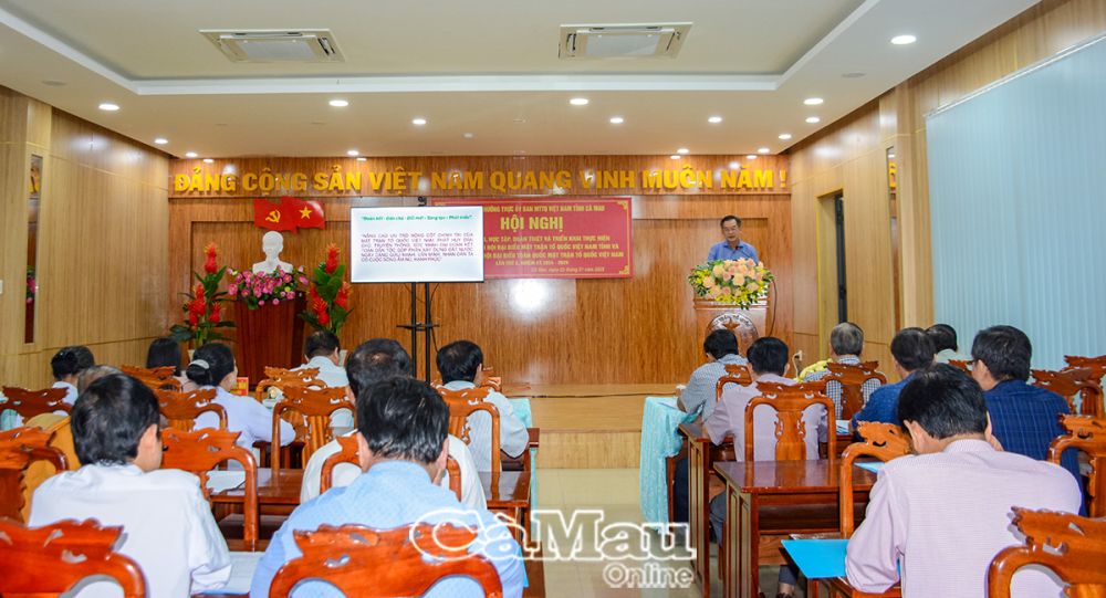 Ông Nguyễn Văn Khởi, Phó Chủ tịch Ủy ban MTTQ tỉnh thông tin về kết quả Đại hội đại biểu MTTQ Việt Nam tỉnh và Đại hội đại biểu toàn quốc MTTQ Việt Nam lần thứ X nhiệm kỳ 2024-2029.