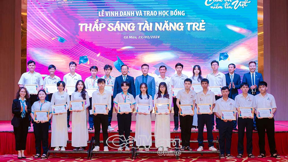 Cùng với nhiệm vụ kinh doanh, Bảo Việt nhân thọ Cà Mau tham gia thực hiện các chương trình an sinh xã hội thể hiện thông điệp “Trao hơn cả cam kết”.