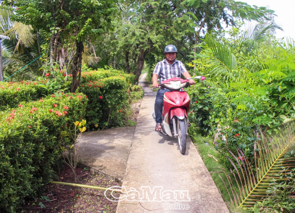 Tuyến đường tạo điều kiện thuận lợi cho bà con giao thương, phát triển kinh tế.