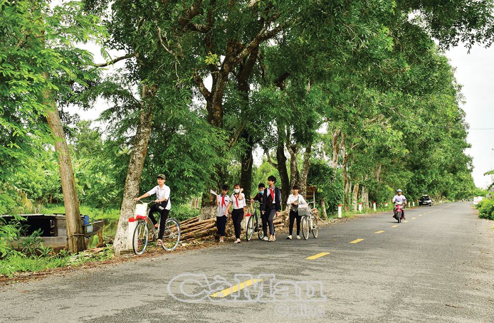 Ðường về đất nông trường xưa nay được đầu tư mở rộng, tạo đà phát triển kinh tế.