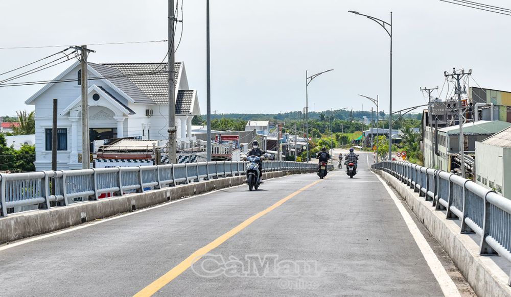 Hạ tầng giao thông phát triển, đời sống vật chất, tinh thần của người dân thị trấn ngày càng được nâng lên.