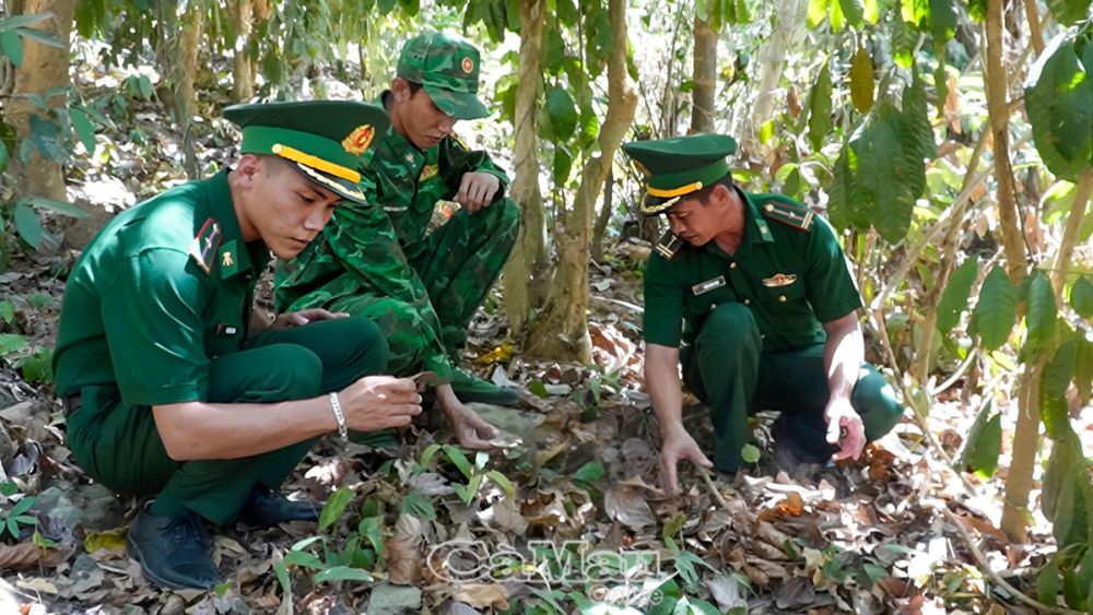 Lực lượng chức năng thường xuyên tuần tra, kiểm soát rừng vào mùa khô.