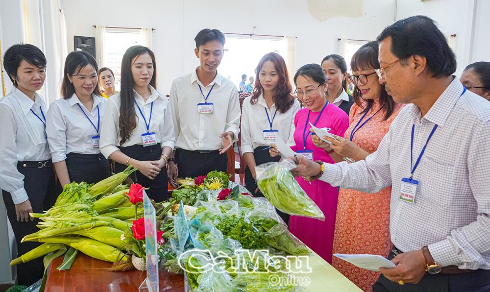 Sự kiện truyền thông "Phụ nữ Cà Mau tự tin khởi nghiệp, tham gia Chương trình Mỗi xã một sản phẩm" (OCOP) năm 2024, được tổ chức vào cuối năm qua tại huyện Thới Bình, tạo sân chơi ý nghĩa để quảng bá sản phẩm OCOP.