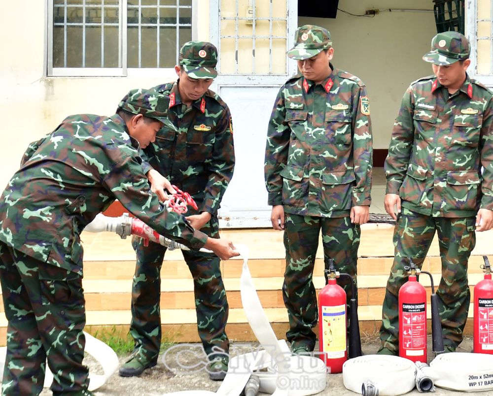 Ðơn vị thường xuyên được tập huấn, hướng dẫn thao tác vận hành phương tiện chữa cháy, đảm bảo tính hiệu quả, kịp thời.