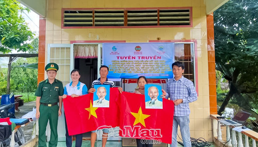 Các tổ tuyên truyền đến từng khu dân cư để tuyên truyền, nhận được sự đồng thuận, hưởng ứng của người dân.