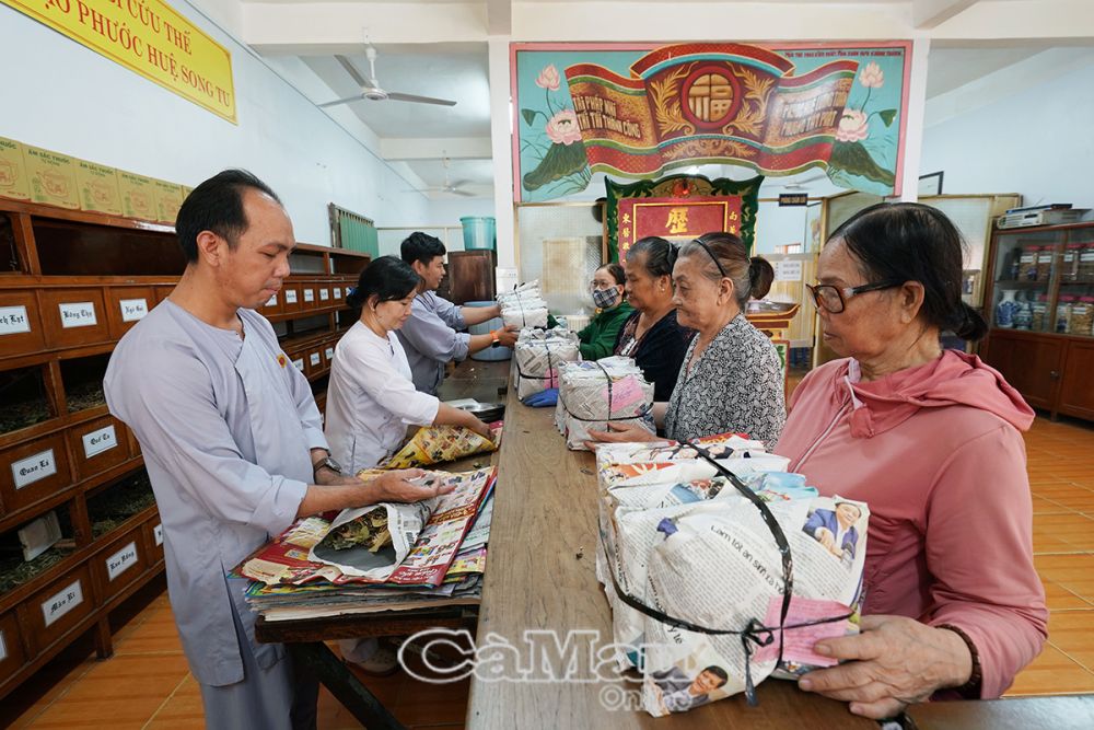 Lương y giàu lòng thiện nguyện Trần Chí Công góp phần làm cho Phòng thuốc nam Phước thiện, Tịnh độ Cư sĩ Phật giáo tỉnh trở thành ngôi nhà yêu thương của hàng ngàn bệnh nhân nghèo, hoàn cảnh khó khăn.