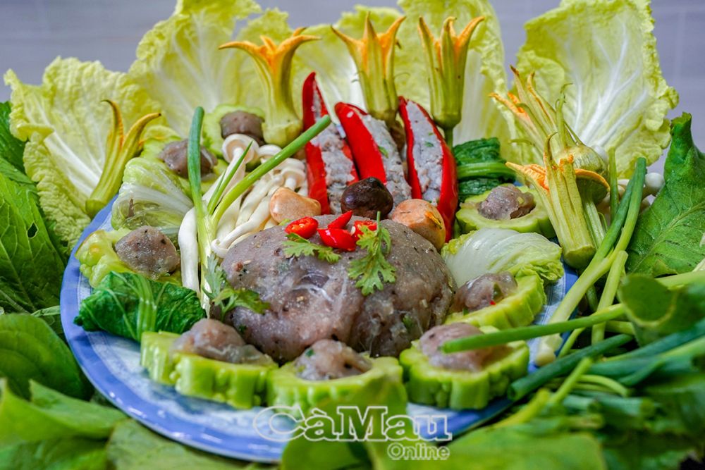 Loài cá măng sống trong vuông tôm và ven biển, đem chế biến thành món chả rất dai, có vị thơm ngon.