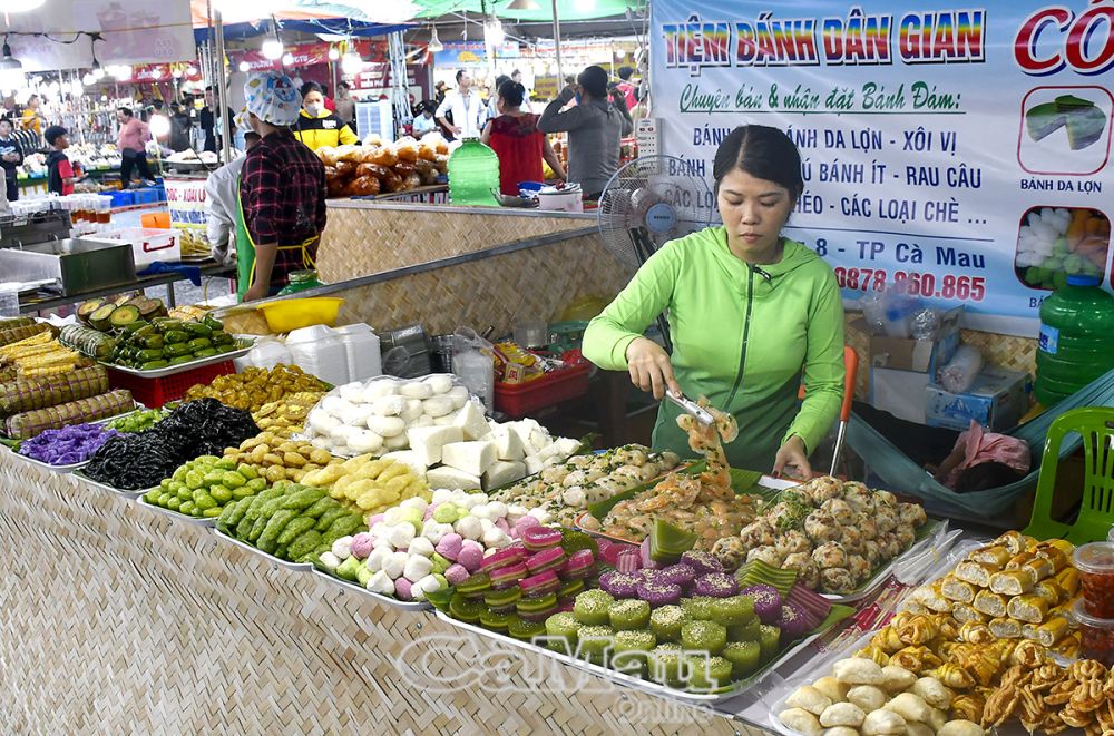 Hằng năm, tỉnh Cà Mau tổ chức lễ hội bánh dân gian nhằm bảo tồn và phát huy giá trị bánh dân gian Nam Bộ.