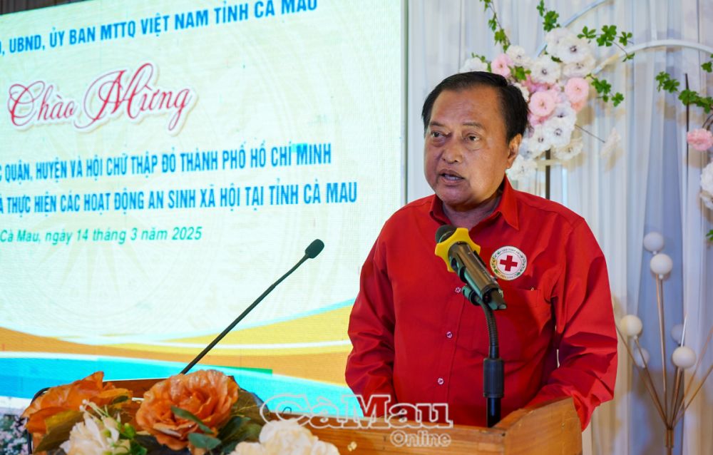 Ông Trần Trường Sơn, Chủ tịch Hội Chữ Thập đỏ Thành phố Hồ Chí Minh phát biểu tại buổi giao lưu.