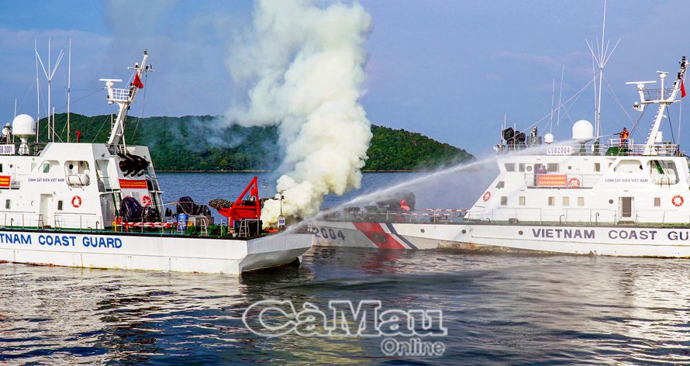 Luyện tập phòng cháy, chữa cháy trên biển là một trong những nội dung quan trọng, được thực hành thường xuyên, nhằm tăng tính chủ động, kịp thời, hiệu quả trong các tình huống trên biển.