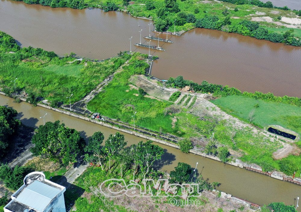 Hệ thống âu thuyền Tắc Thủ (huyện Thới Bình) cần được cải tạo nhằm ngăn mặn, giữ ngọt trước diễn biến ngày càng phức tạp của biến đổi khí hậu.