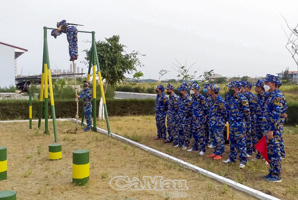Rèn luyện thể lực.