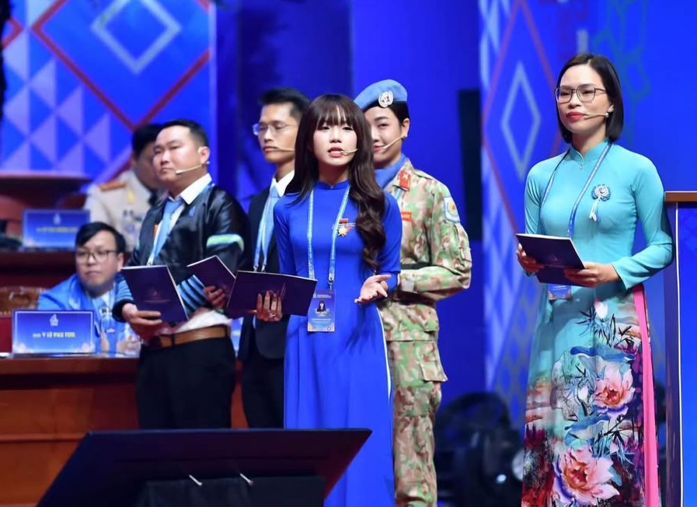 Là sinh viên tiêu biểu trình bày tham luận tại phiên trọng thể Ðại hội Ðại biểu Hội Liên hiệp Thanh niên Việt Nam lần thứ IX (2024-2029) với sự tham dự của Tổng bí thư Tô Lâm và các lãnh đạo cấp cao.