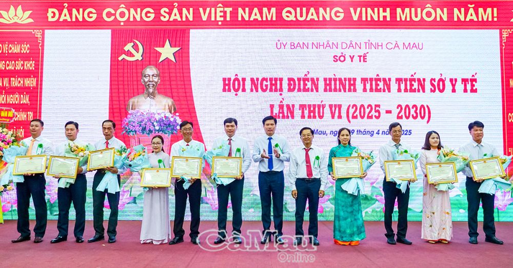 20 tập thể và 202 cá nhân được nhận bằng khen của Chủ tịch UBND tỉnh vì có thành tích tiêu biểu, xuất sắc trong thực hiện nhiệm vụ từ năm 2023-2024.