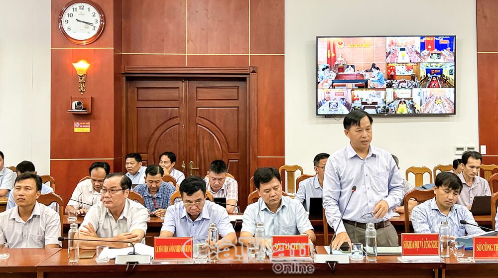 ảnh 03: Tiến sĩ Quách Văn Ấn, Phó giám đốc Sở Khoa học và Công nghệ, cho rằng, để quản lý thương hiệu con cua Cà Mau cần sự quan tâm vào cuộc của chính quyền các cấp và người dân.