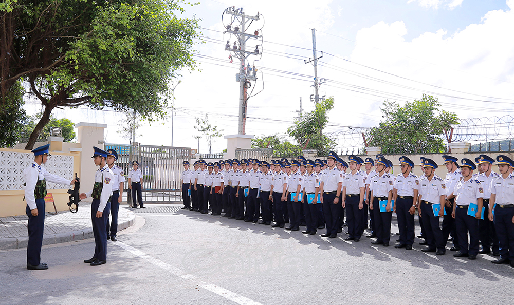 Kiểm tra thực hành đóng quân canh phòng.