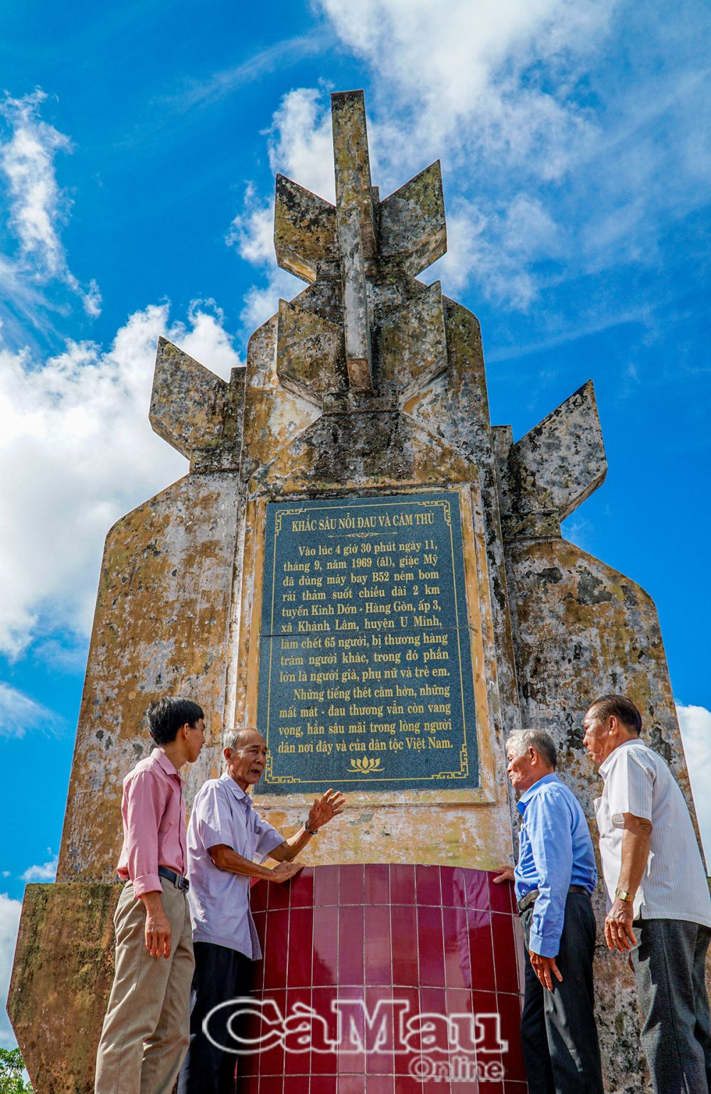 Bia căm thù Dớn Hàng Gòn.
