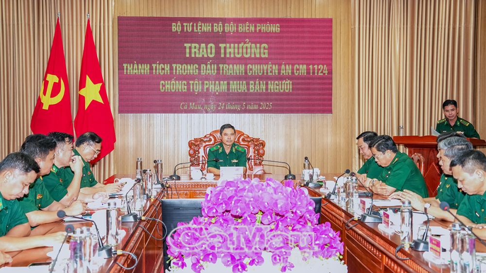 Quang cảnh buổi trao thưởng.