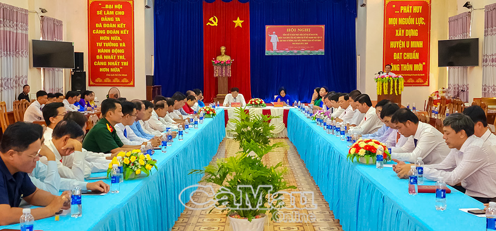 Toàn cảnh hội nghị.