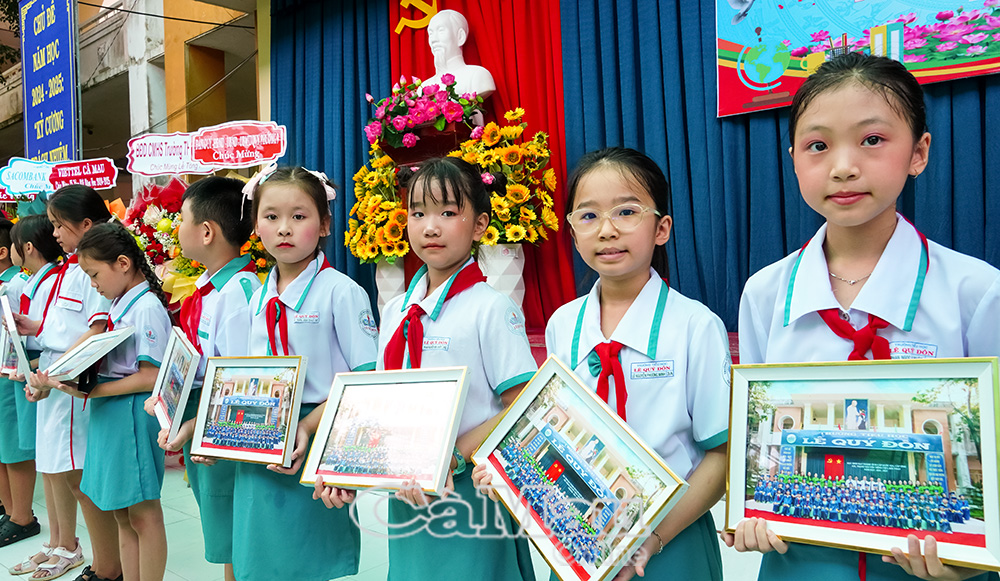 Năm học qua, nhiều học sinh của trường đoạt giải cao trong các hội thi cấp thành phố, cấp tỉnh, quốc gia và các sân chơi trí tuệ trên mạng Internet từ cấp trường đến quốc gia.