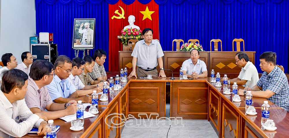 04/- Chủ tịch UBND tỉnh Phạm Thành Ngại mong muốn địa phương nào làm tốt các diều kiện cho việc hợp nhất cấp cơ sở thì tiến hành công bố, đi vào hoạt động, không phải chờ đến ngày 1/7 như ấn định chung.
