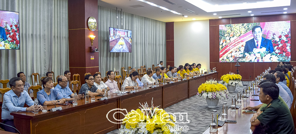 Chủ tịch Hội Người cao tuổi Việt Nam Nguyễn Thanh Bình đã ôn lại truyền thống vẻ vang và quá trình phát triển của Hội trong suốt 30 năm qua.
