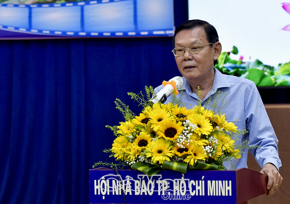 Ông Nguyễn Tấn Phong - Chủ tịch Hội Nhà báo TP. Hồ Chí Minh phát nêu bật những mối quan hệ gắn kết giữa Cà Mau và đơn vị.