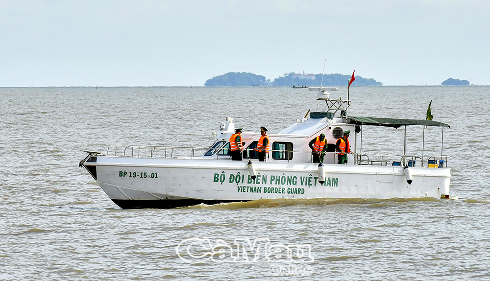 Lực lượng chấp pháp luôn hiện diện trên vùng biển đảm bảo quốc phòng, an ninh, trật tự, gắn với khai thác hiệu quả, bền vững theo quy định, trong đó có chống khai thác IUU.