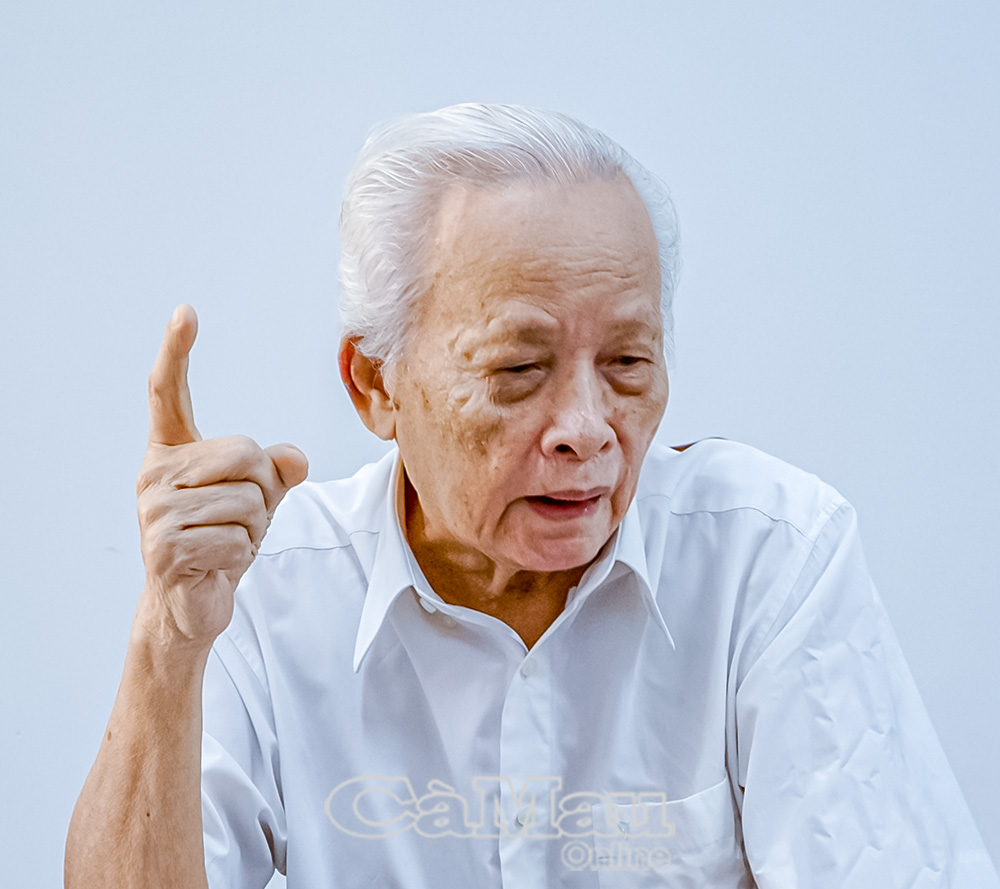 Nhà báo Phạm Văn Tri. Ảnh: Q RIN