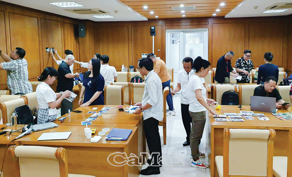 Báo Cà Mau luôn chú trọng đầu tư vào nguồn nhân lực, thường xuyên được bồi dưỡng kỹ năng làm báo trong môi trường đa phương tiện, nâng cao nhận thức về chuyển đổi số. Ảnh: PBT
