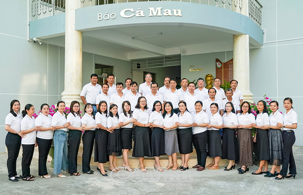 Tập thể Báo Cà Mau luôn đoàn kết, sáng tạo, cống hiến hết mình, trách nhiệm với nghề.                                                        Ảnh: HUỲNH LÂM