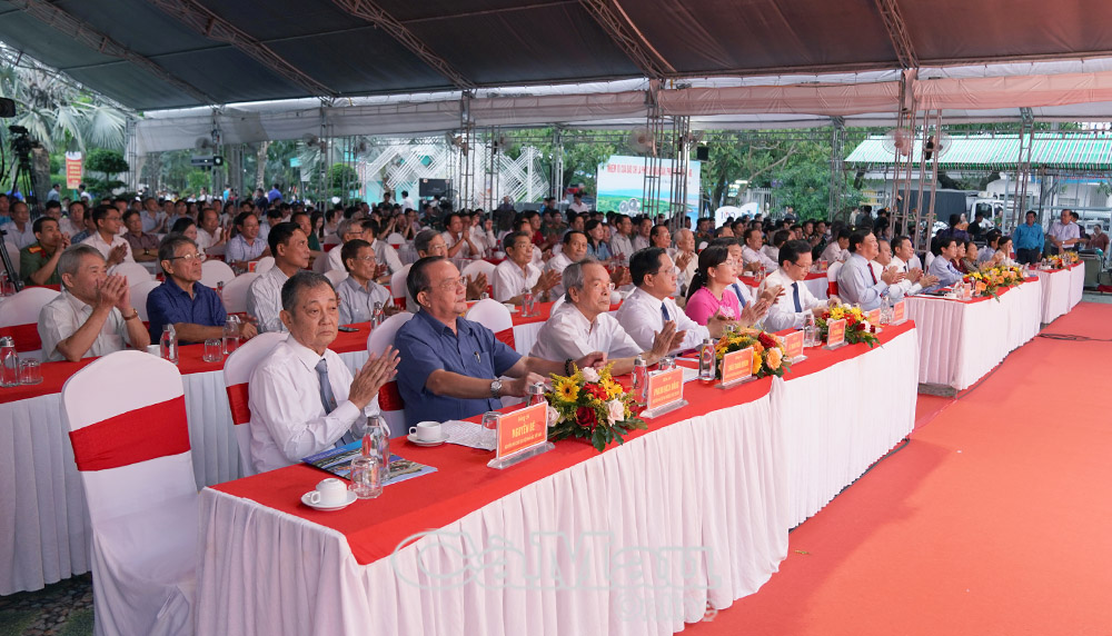 3/ Đại biểu dự họp mặt 100 năm báo chí cách mạng Việt Nam
