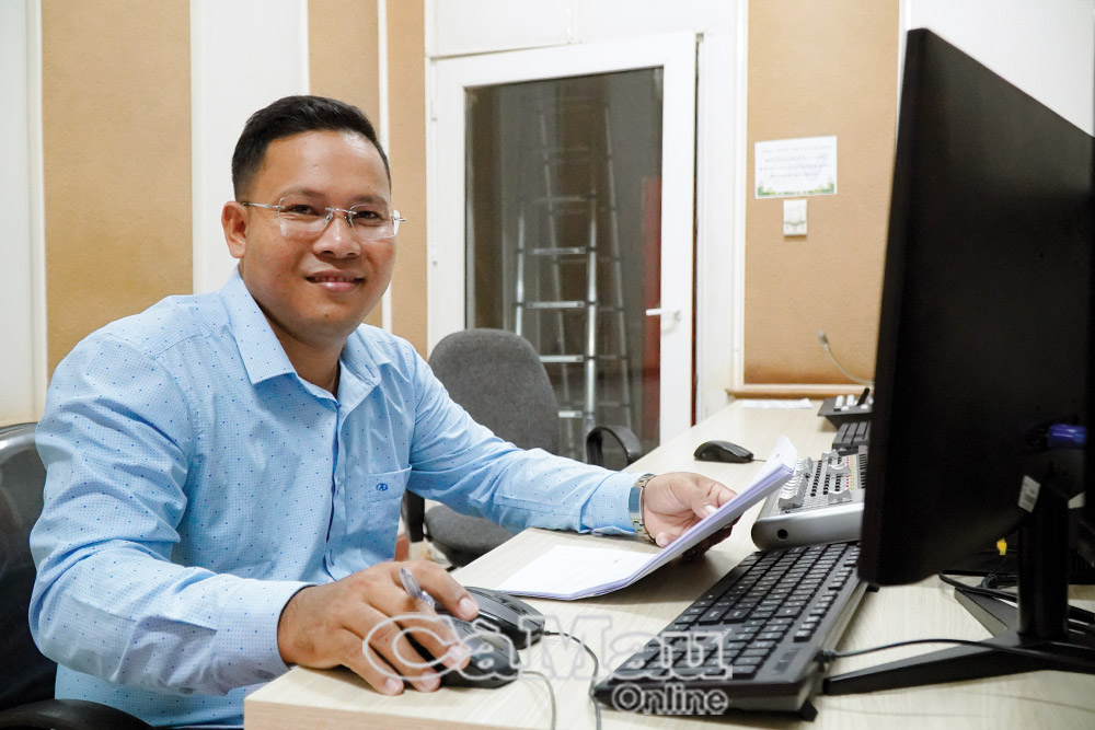 Với anh Danh Sóc Kha, làm báo là duyên, là cái nợ với cộng đồng.