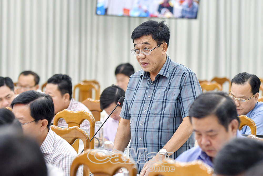 Ông Nguyễn Đức Thánh - Giám đốc Sở Tài Chính tham gia thảo luận tại Hội nghị về các giải pháp thúc đẩy tăng trưởng kinh tế