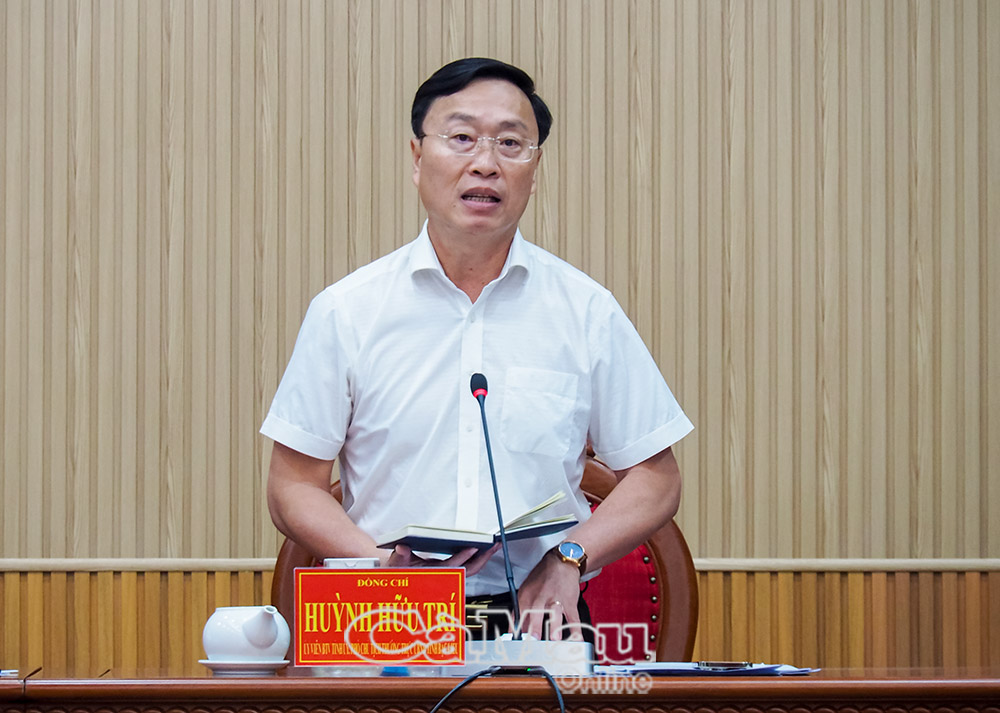 2/ Phó chủ tịch Thường trực Ủy ban nhân dân tỉnh Bạc Liêu Huỳnh Hữu Trí ghi nhận và cảm ơn lãnh đạo tỉnh Cà Mau quan tâm, bố trí nơi ở, làm việc chu đáo cho cán bộ tỉnh Bạc Liêu khi hợp nhất tỉnh.