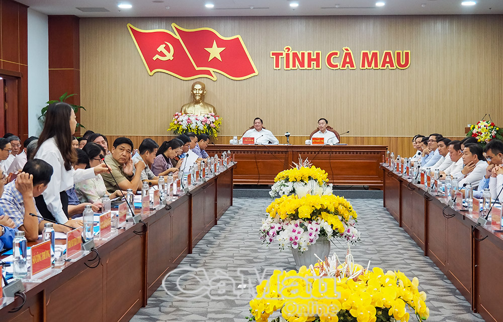 6/ Đại diện lãnh đạo các sở, ngành thông tin công tác chuẩn bị nơi làm việc, chỗ ở cho cán bộ thuộc ngành mình quản lý.
