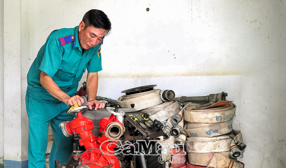 Mỗi đội phòng chống cháy rừng được cấp máy bơm và 500 m ống phục vụ công tác PCCR vào mùa khô. 