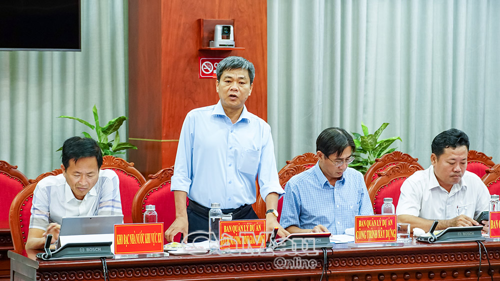 Đại diện chủ đầu tư trình bày khó khăn, vướng mắc trong thực hiện dự án.